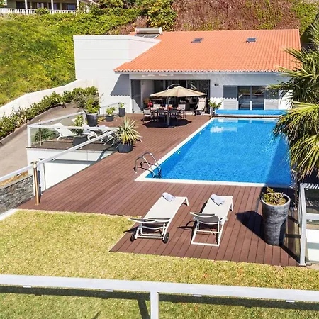 Villa Sol E Mar Dio By *