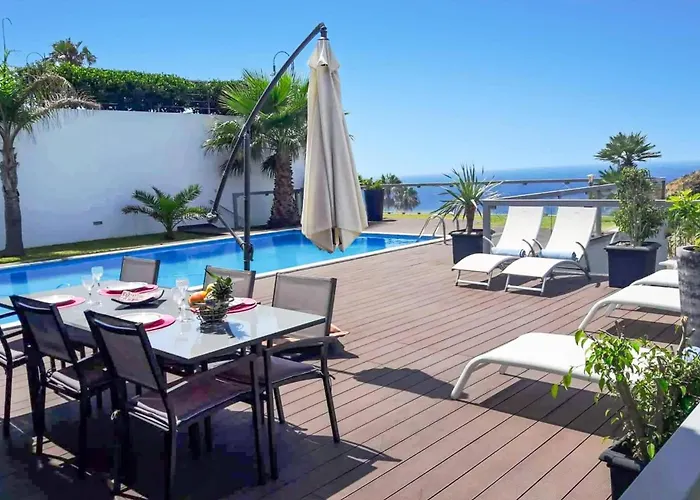 Villa Sol E Mar Dio By *